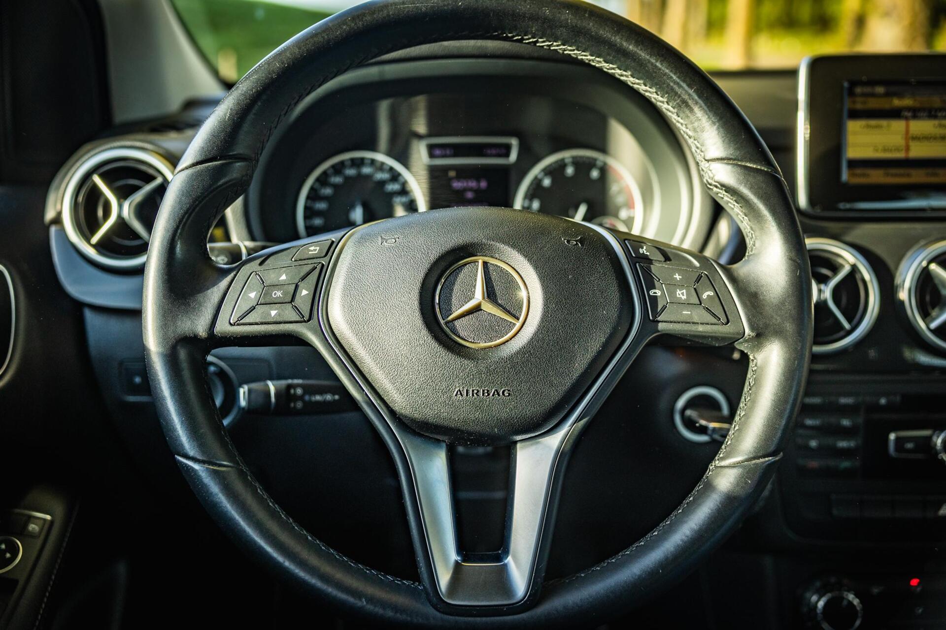 Foto van Mercedes-Benz B 180