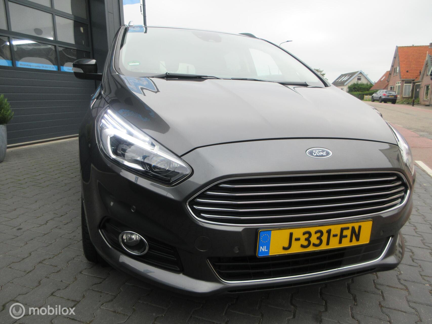 Foto van Ford S-max
