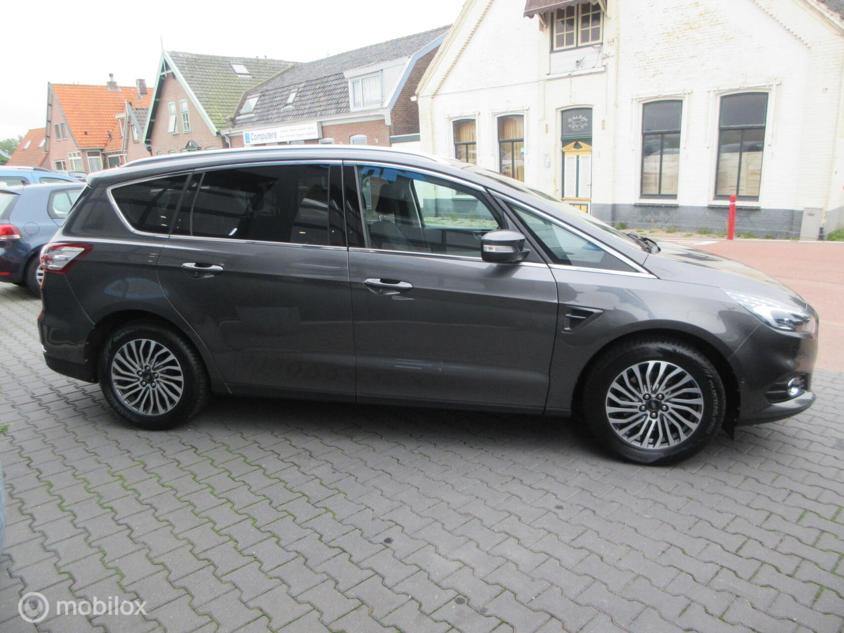 Foto van Ford S-max