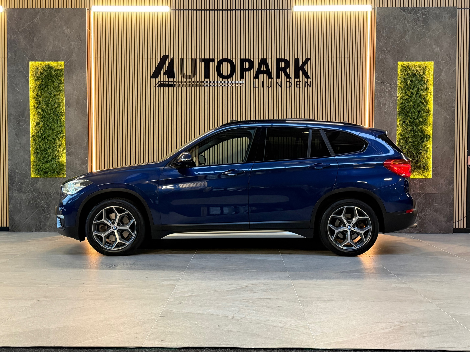 Foto van BMW X1 Sdrive20i