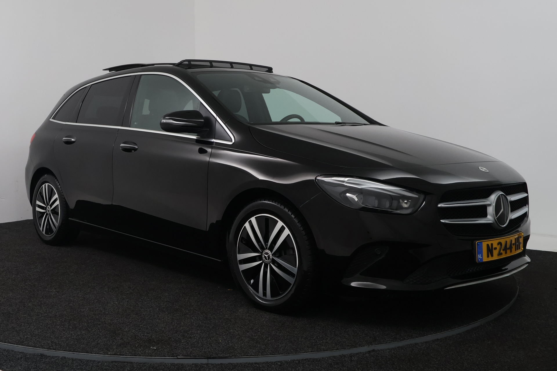Foto van Mercedes-Benz B 200