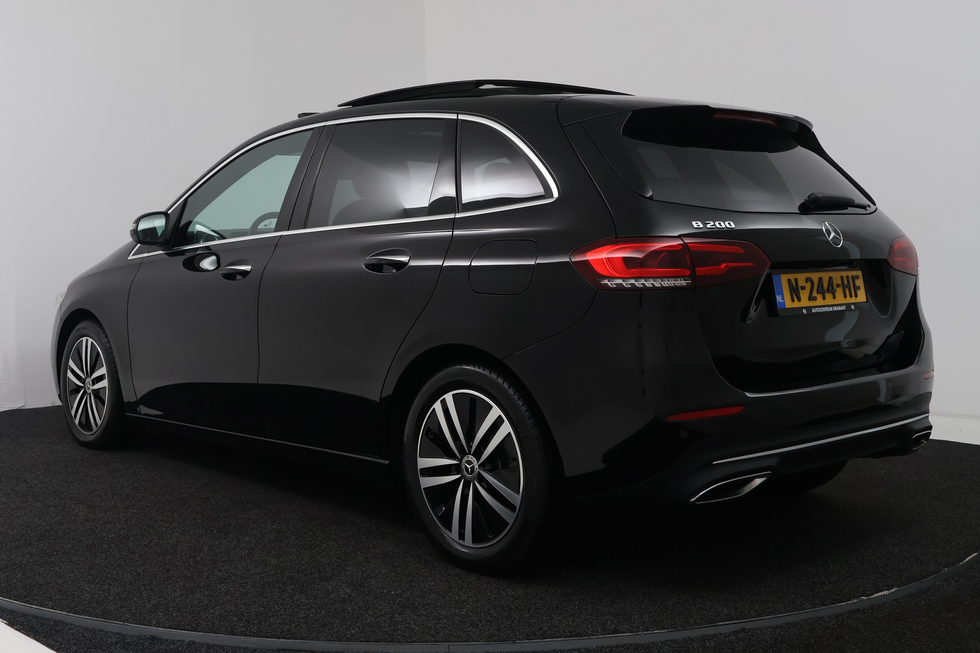 Foto van Mercedes-Benz B 200