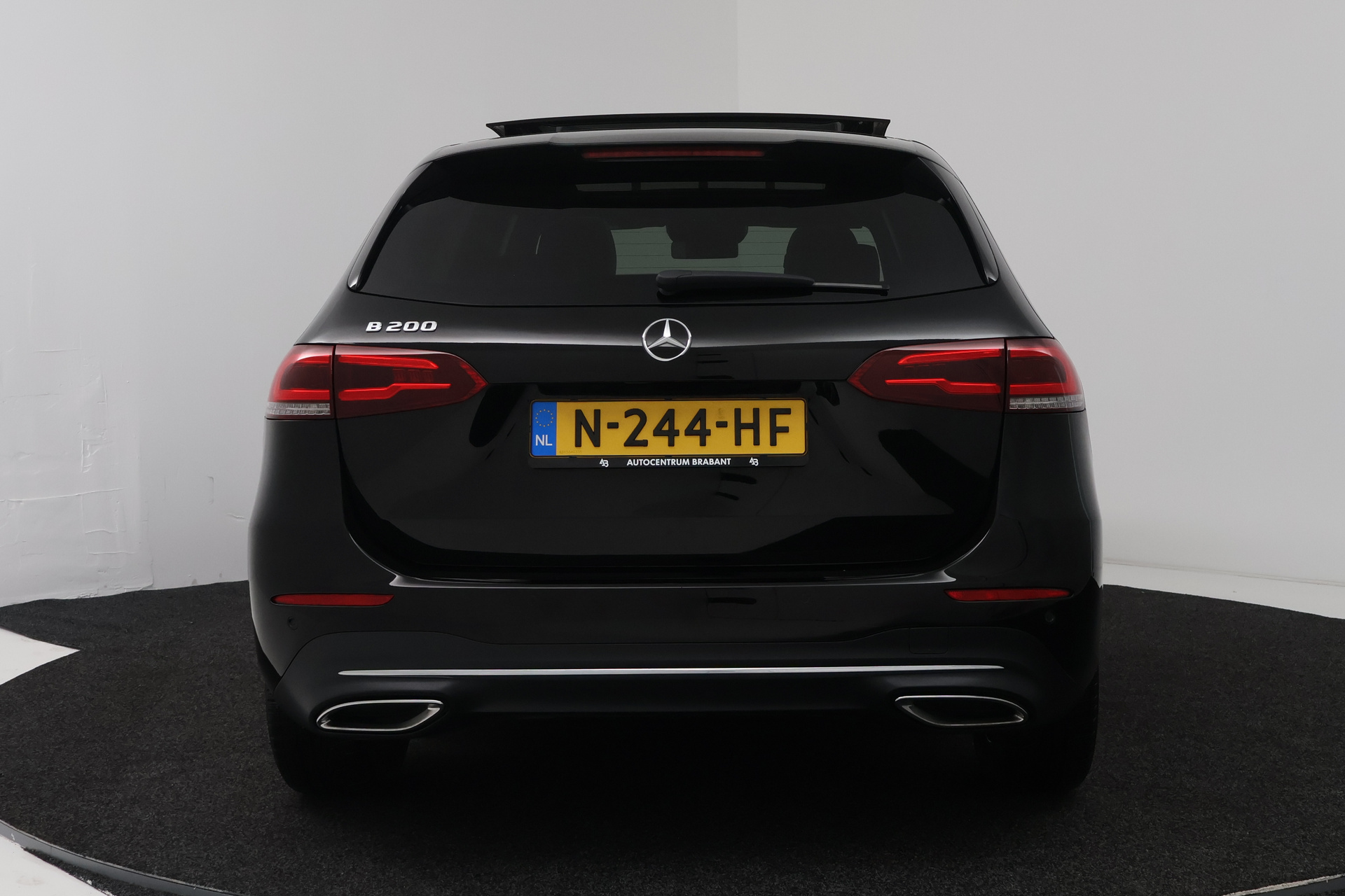 Foto van Mercedes-Benz B 200