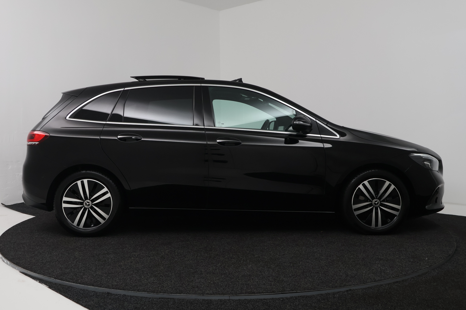 Foto van Mercedes-Benz B 200