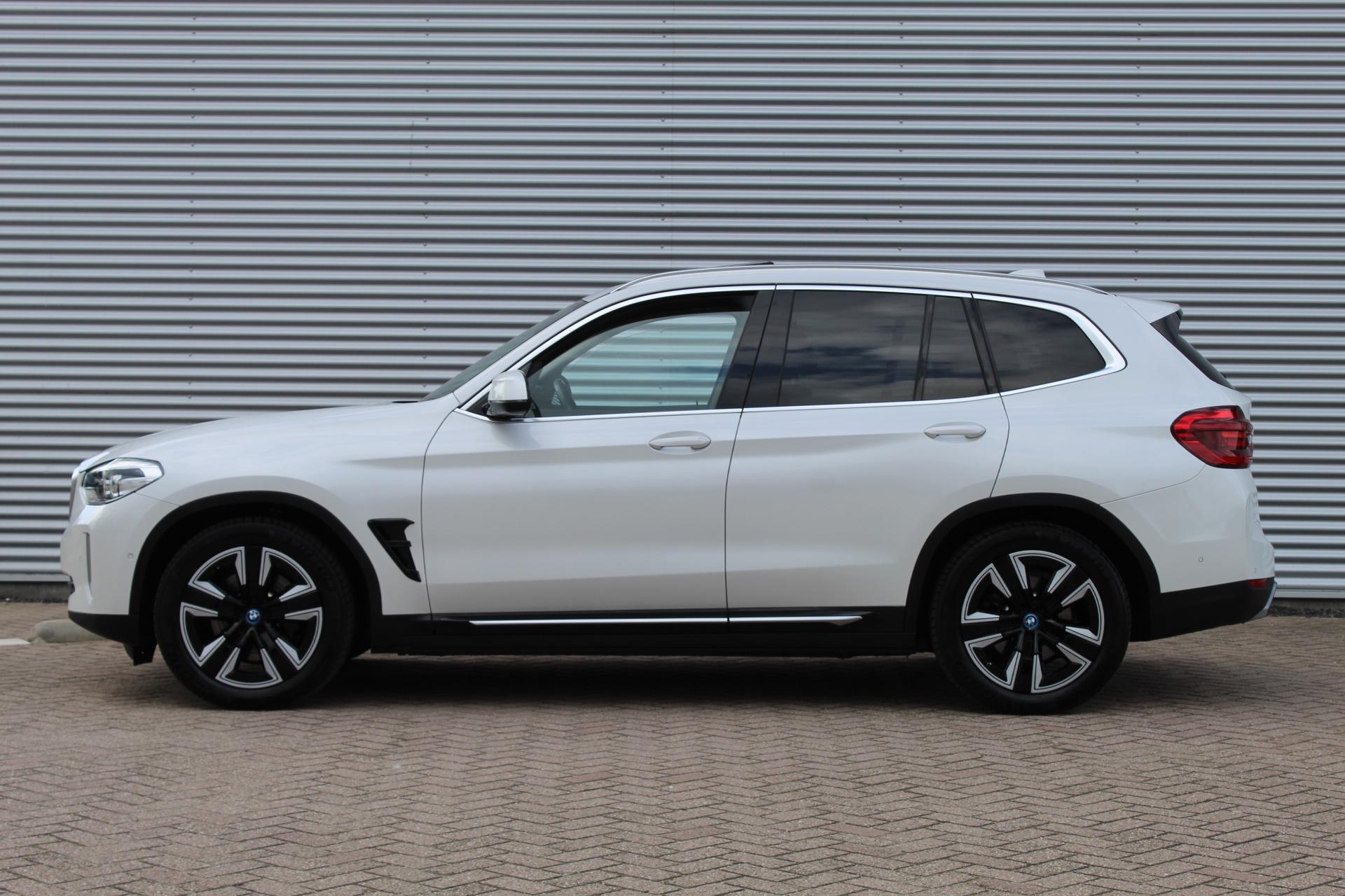 Foto van BMW Ix3