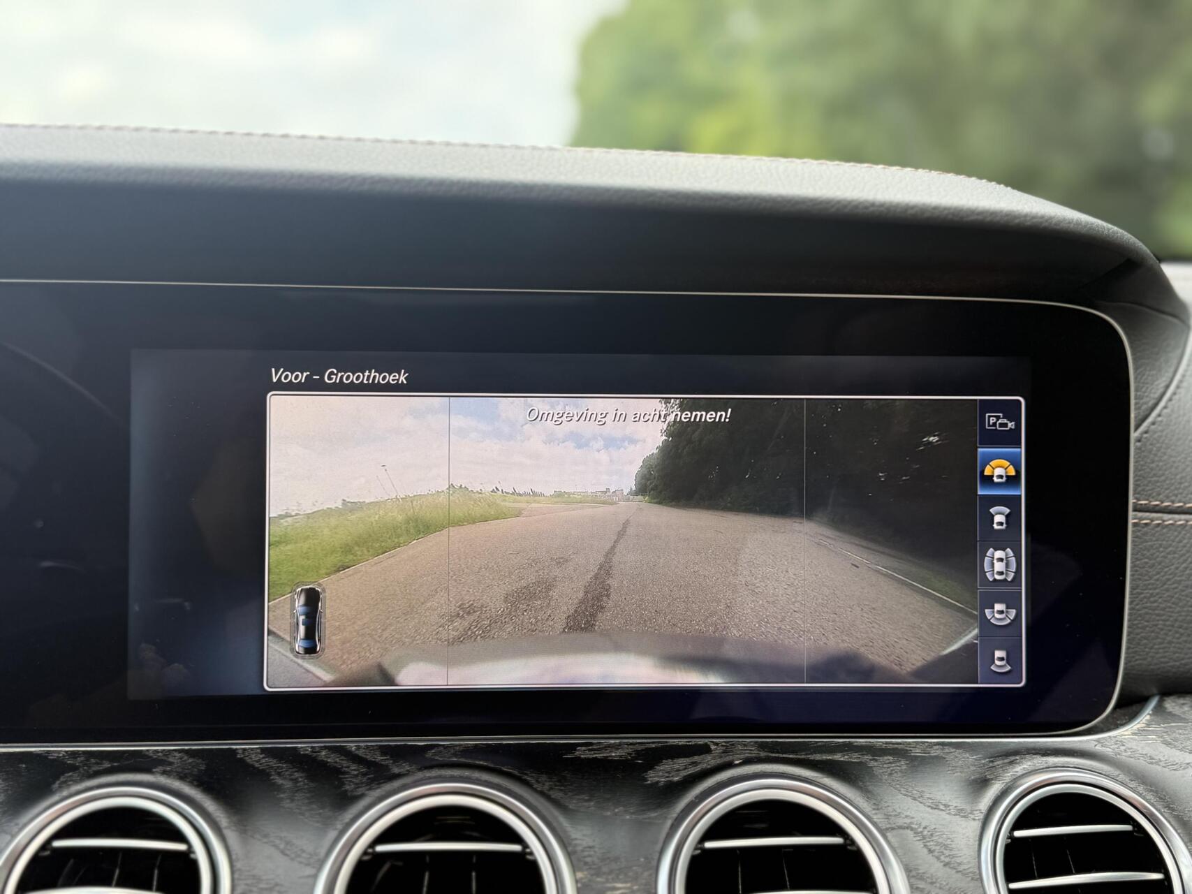 Foto van Mercedes-Benz E 200