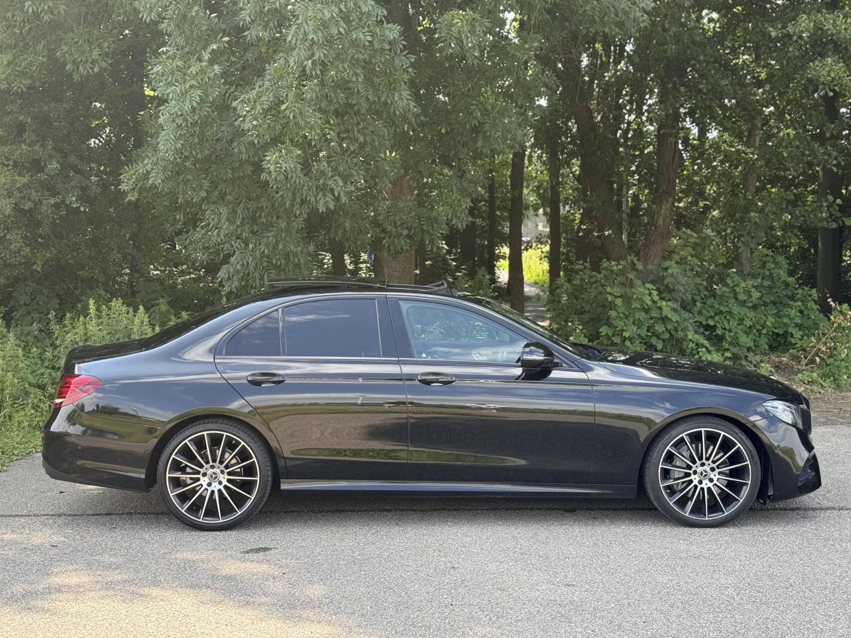 Foto van Mercedes-Benz E 200