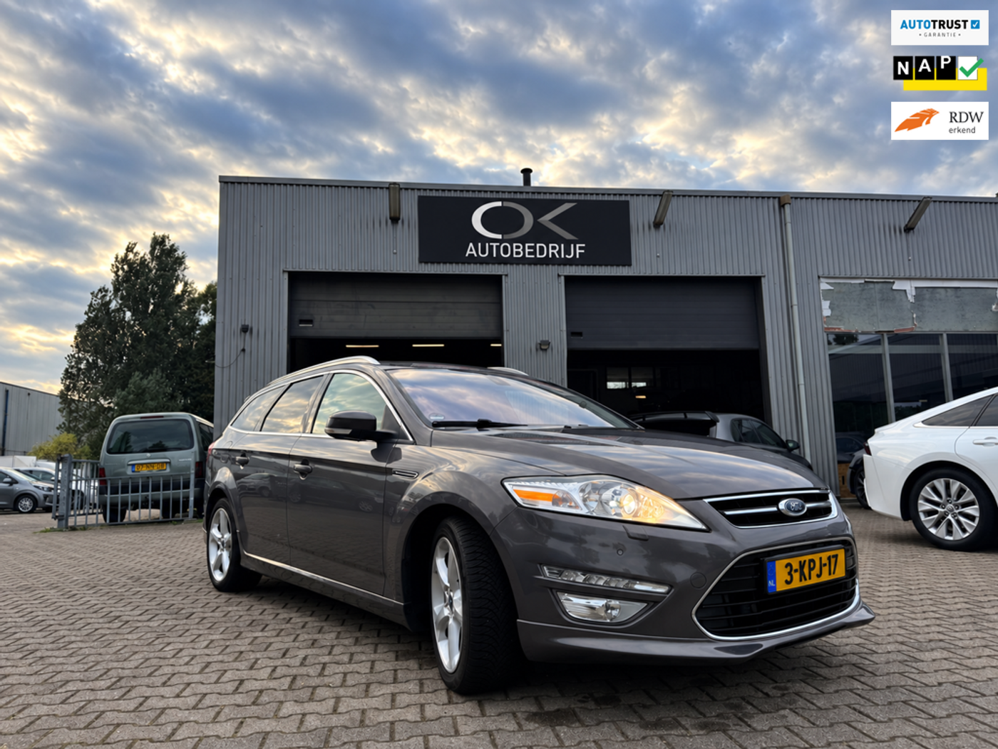 Ford Mondeo 1.6 EcoBoost  Platinum 2013 - voorkant