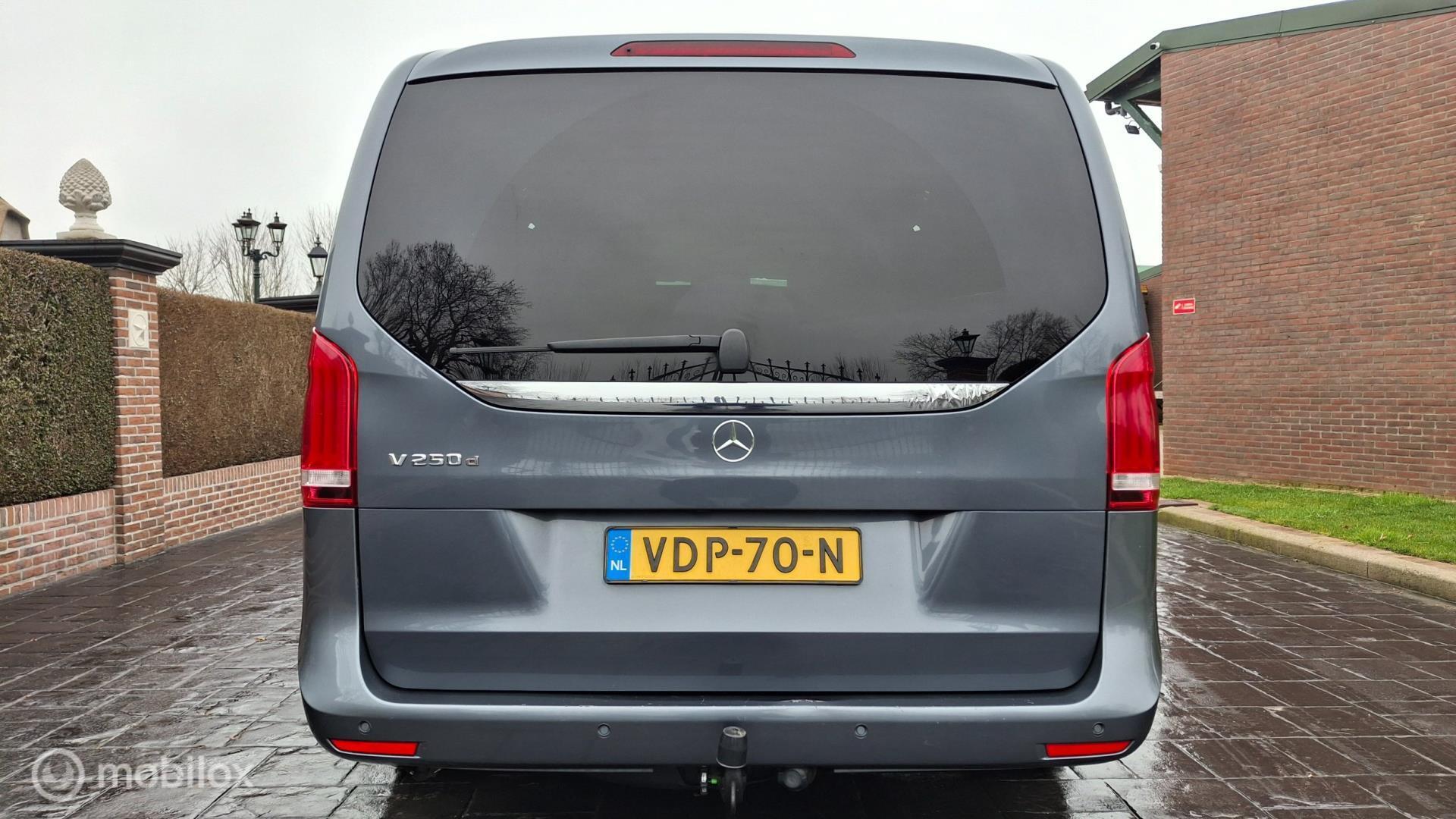 Foto van Mercedes-Benz V-klasse