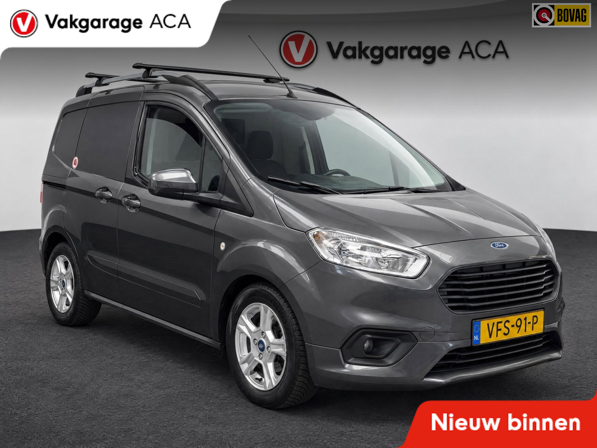 Ford Transit Courier 1.5 TDCI Limited Duratorq S&S // 126.000 km // CLIMA // CRUISE // NAVI // PDC // TREKHAAK // 2020 - voorkant