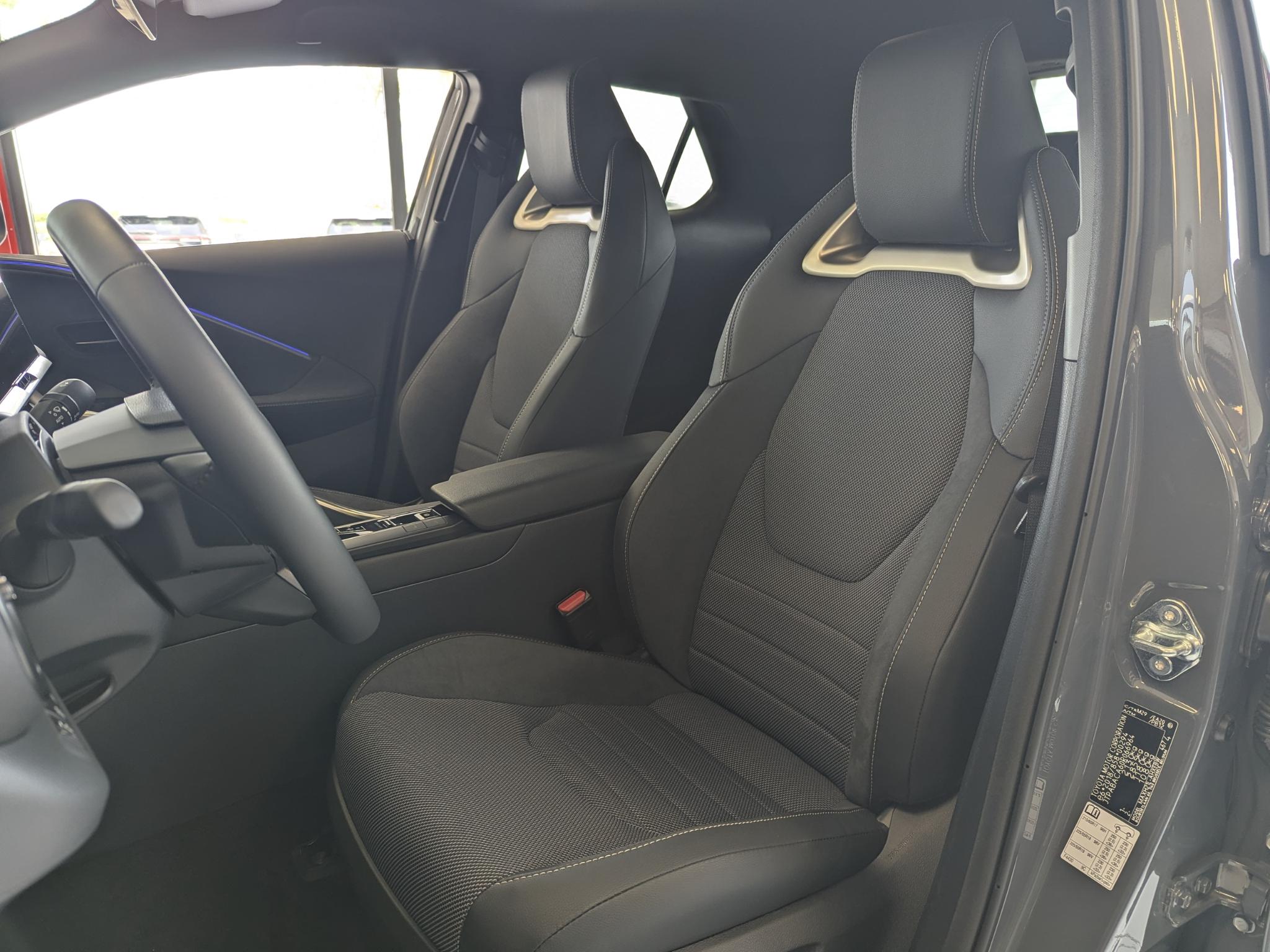 Foto van Toyota C-hr