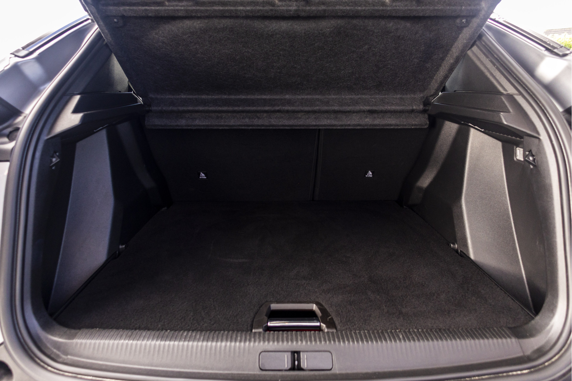 Foto van Peugeot E-2008