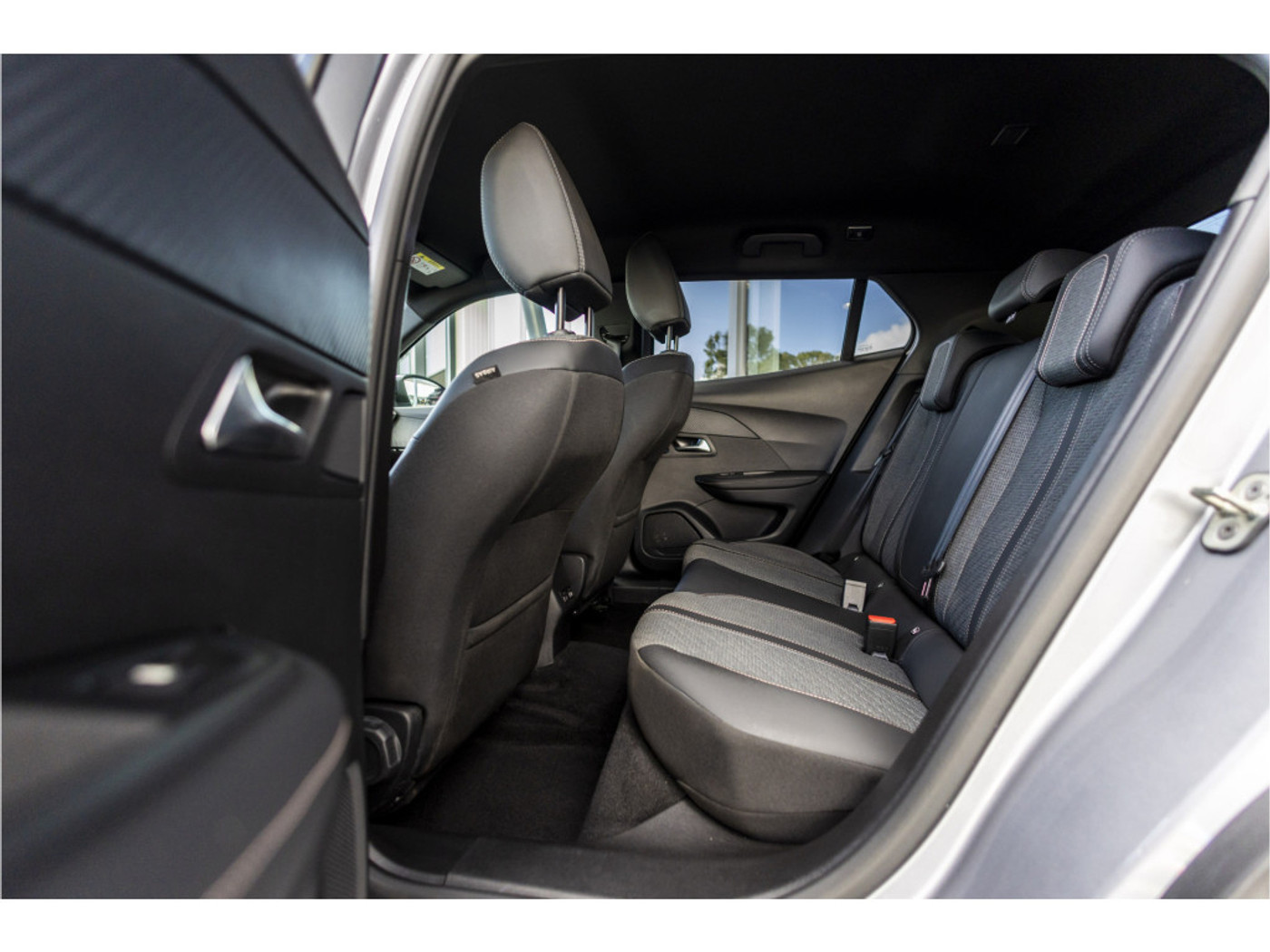 Foto van Peugeot E-2008