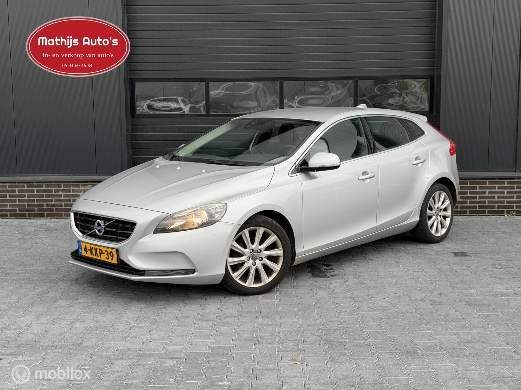 Volvo V40 1.6 D2 Summum 2013 - voorkant