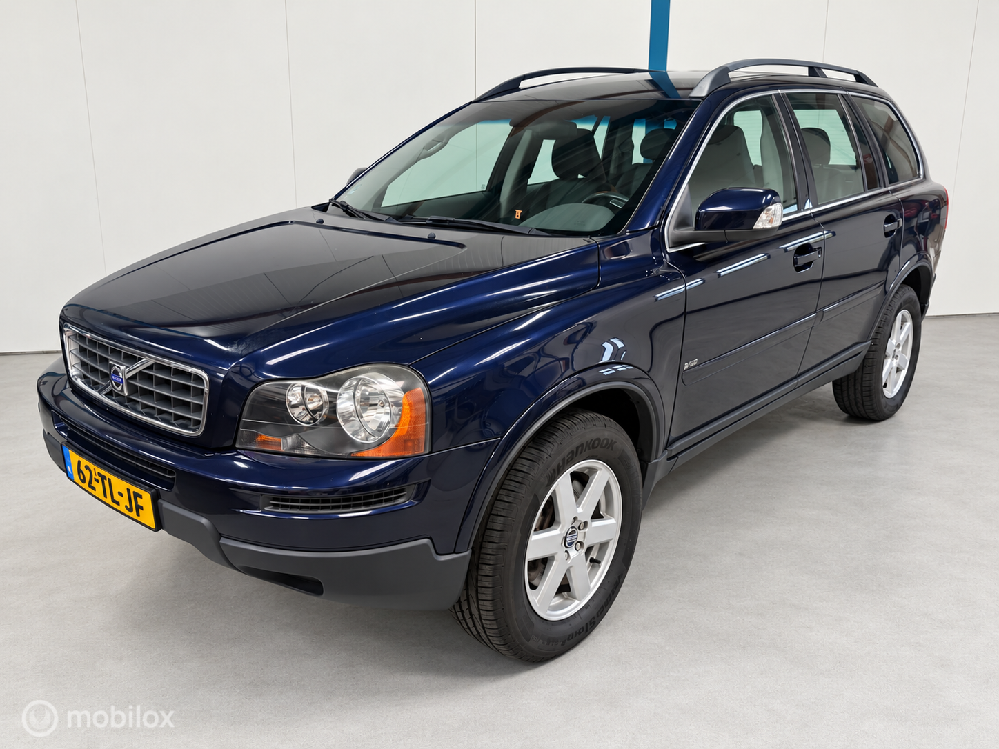 Volvo Xc90 2.5 T Momentum LEER / YOUNGTIMER / NL-AUTO 2006 - voorkant