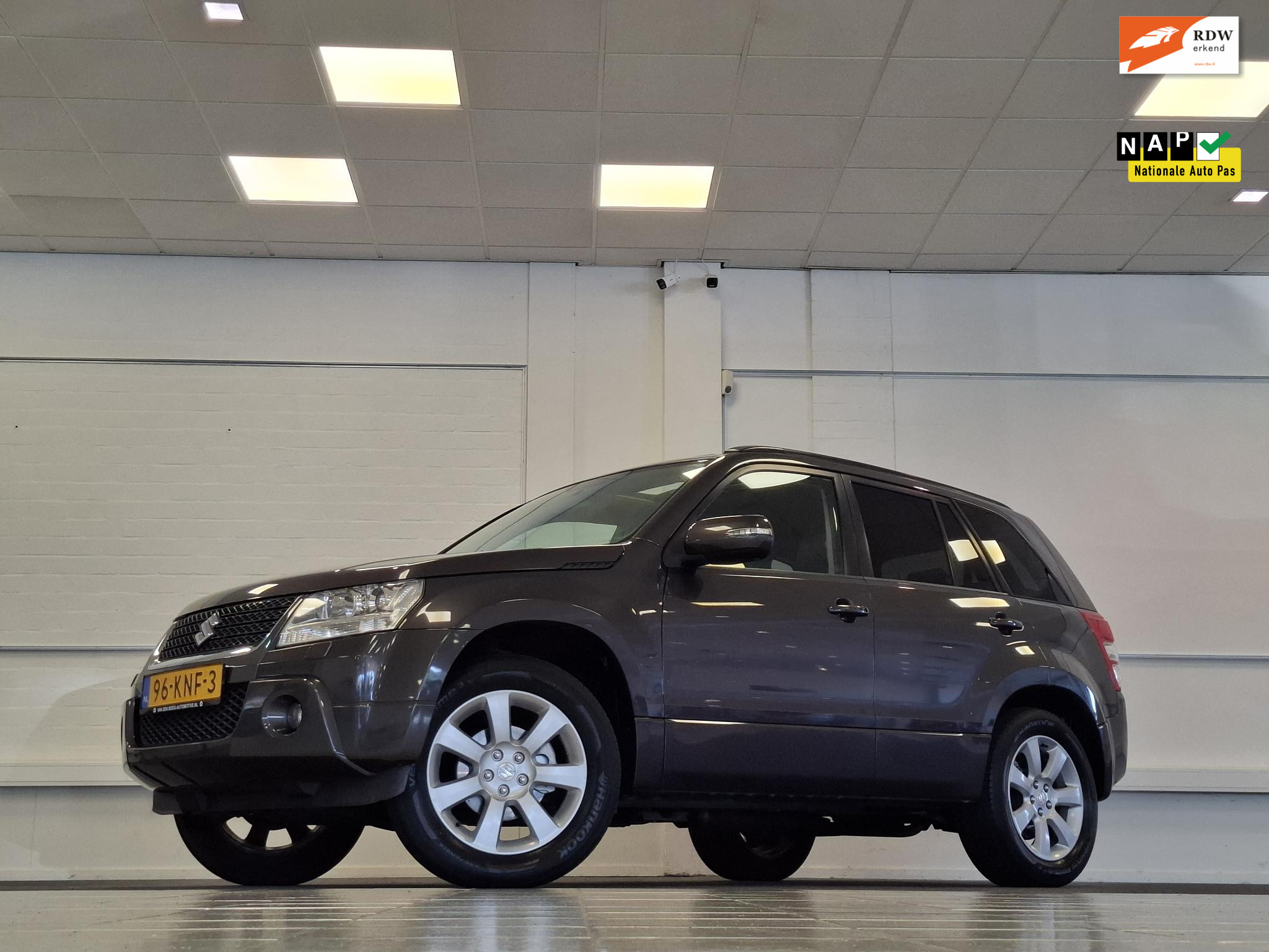 Suzuki Grand Vitara 2.4i High Executive 2010 - voorkant