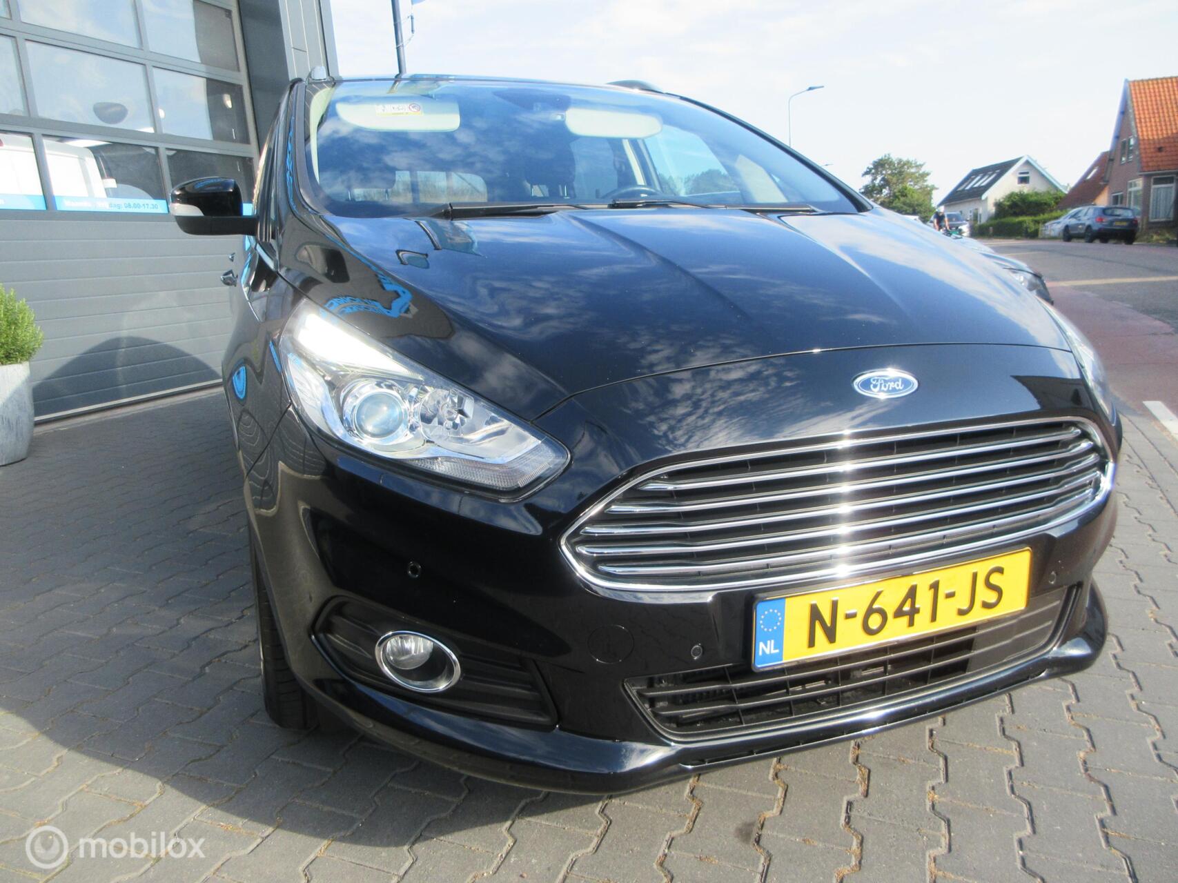 Foto van Ford S-max