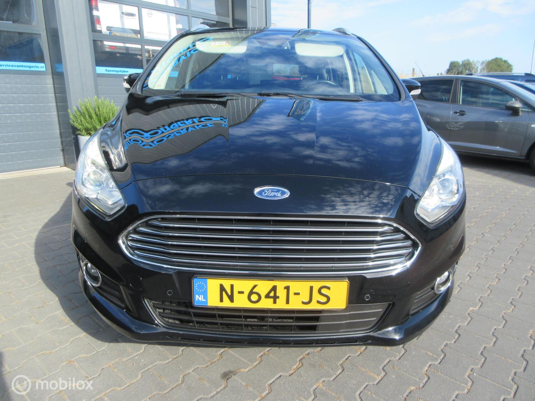 Foto van Ford S-max