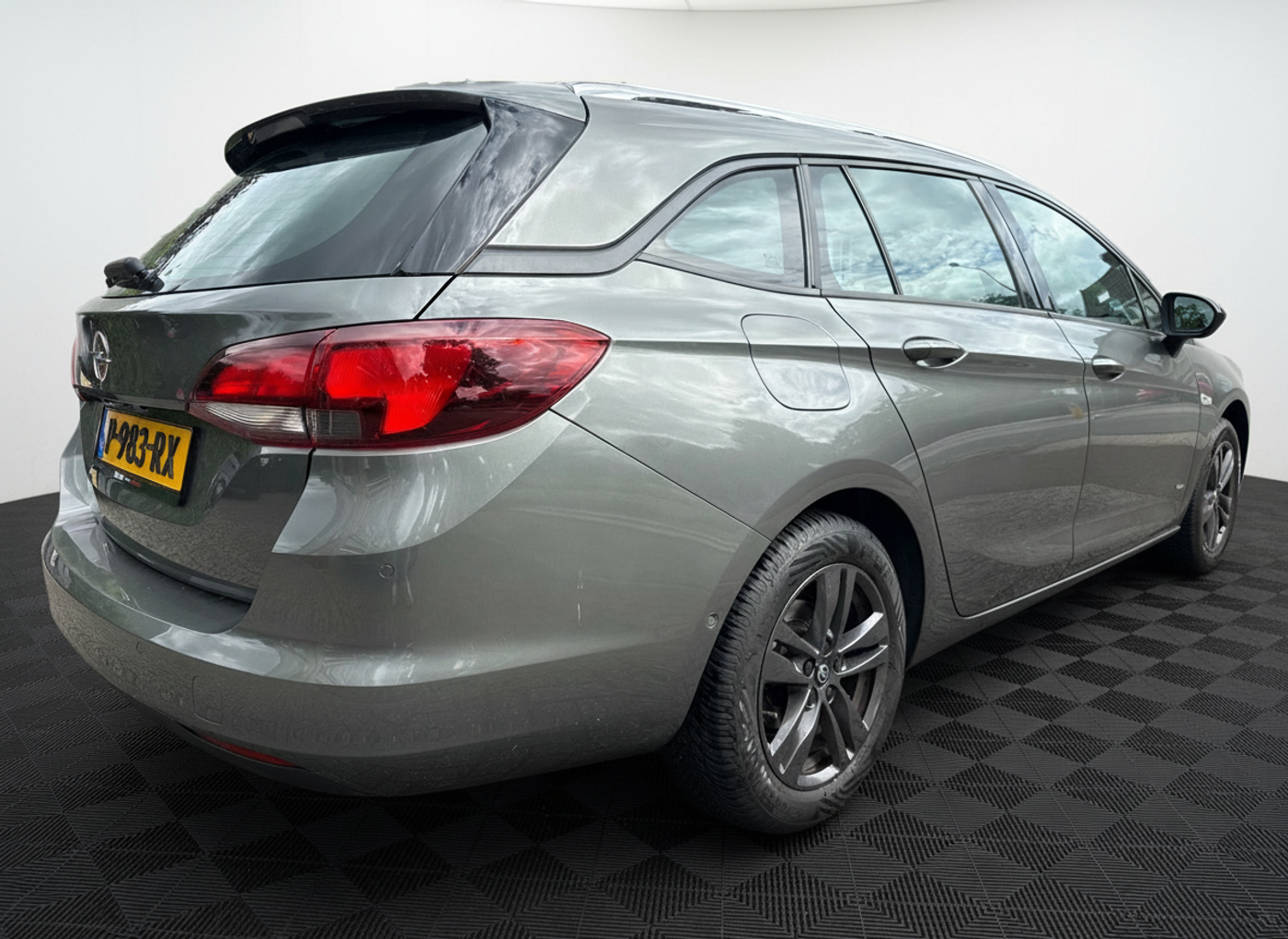 Foto van Opel Astra Sports Tourer+