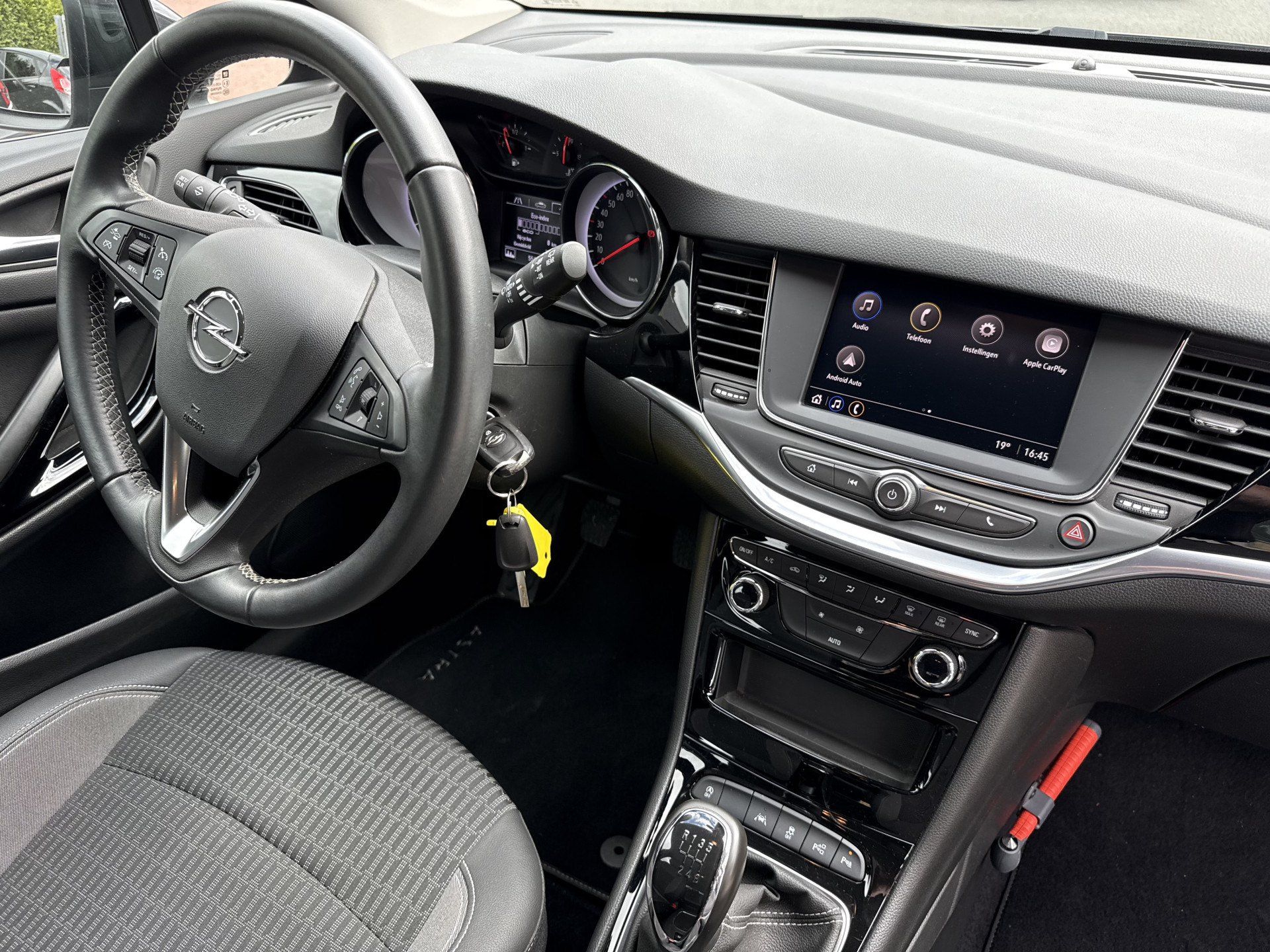 Foto van Opel Astra Sports Tourer+