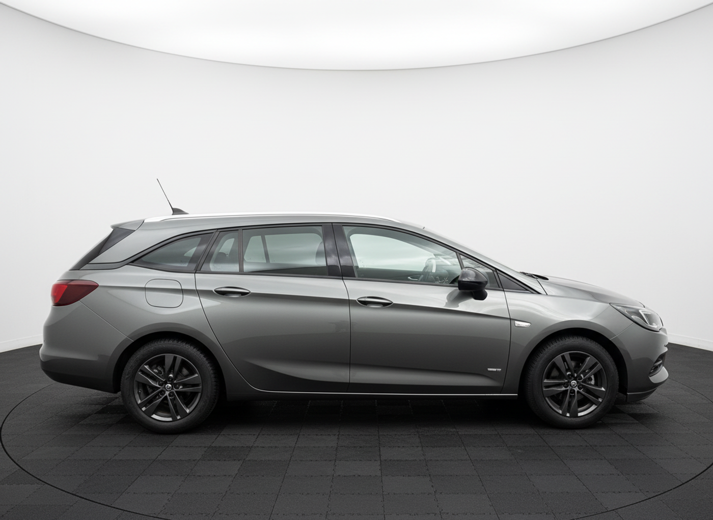 Foto van Opel Astra Sports Tourer+