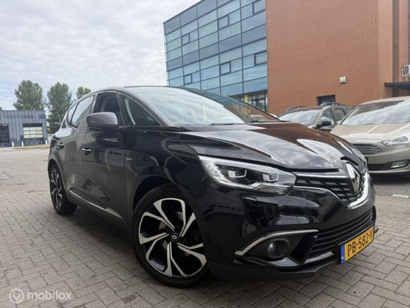 Renault Scenic 1.2 TCe Bose edition Full option nette staat 2017 - voorkant