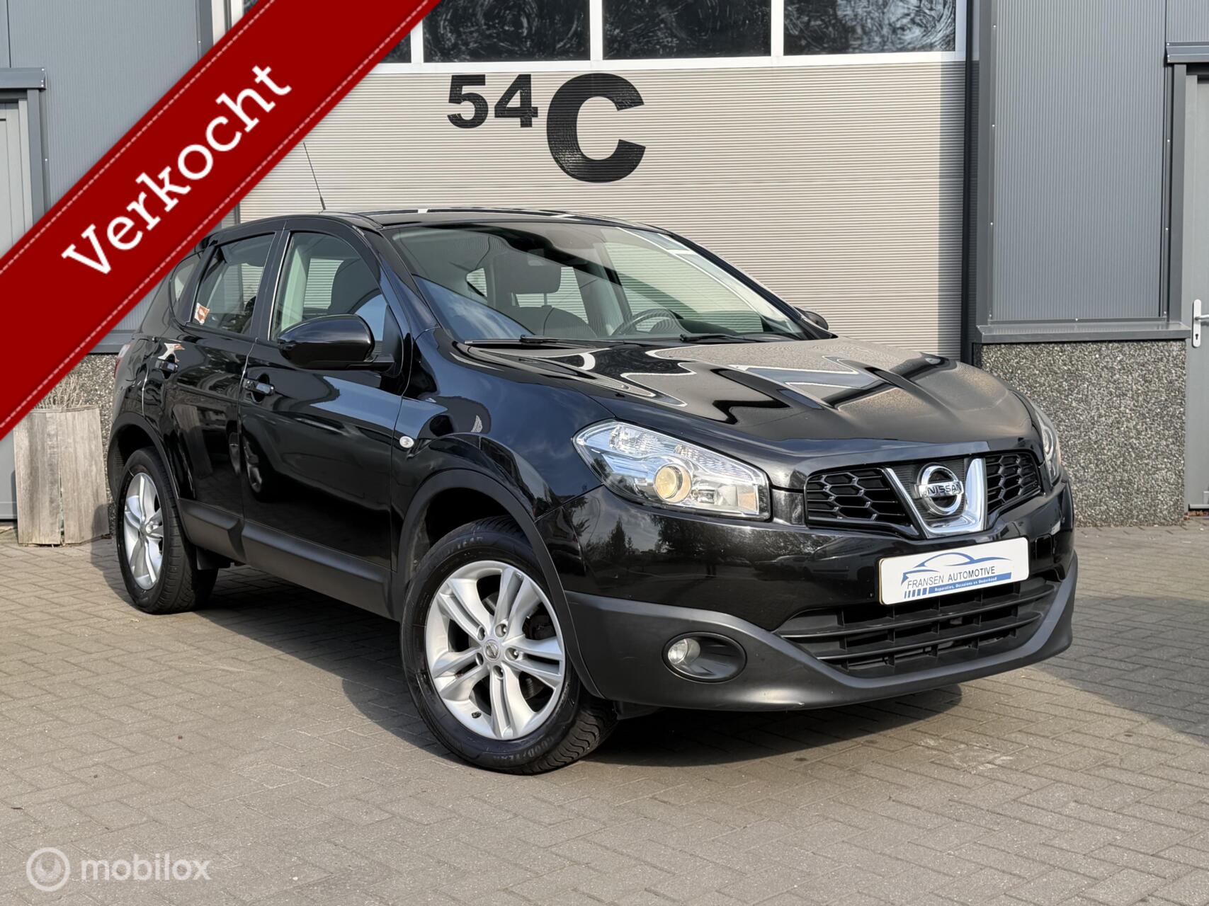 Nissan Nissan Qashqai 1.6 Connect Trekhaak/Clima/Camera/Cruise 2013 - voorkant