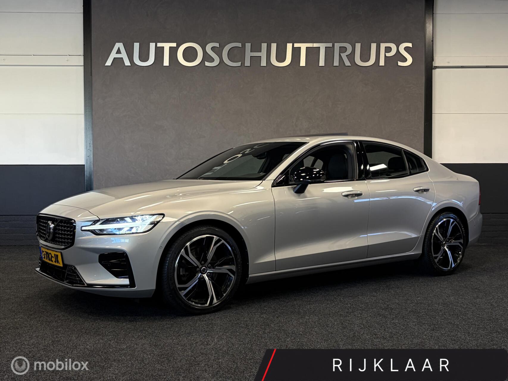 Volvo S60 2.0 B4 Plus Dark 2023 - voorkant