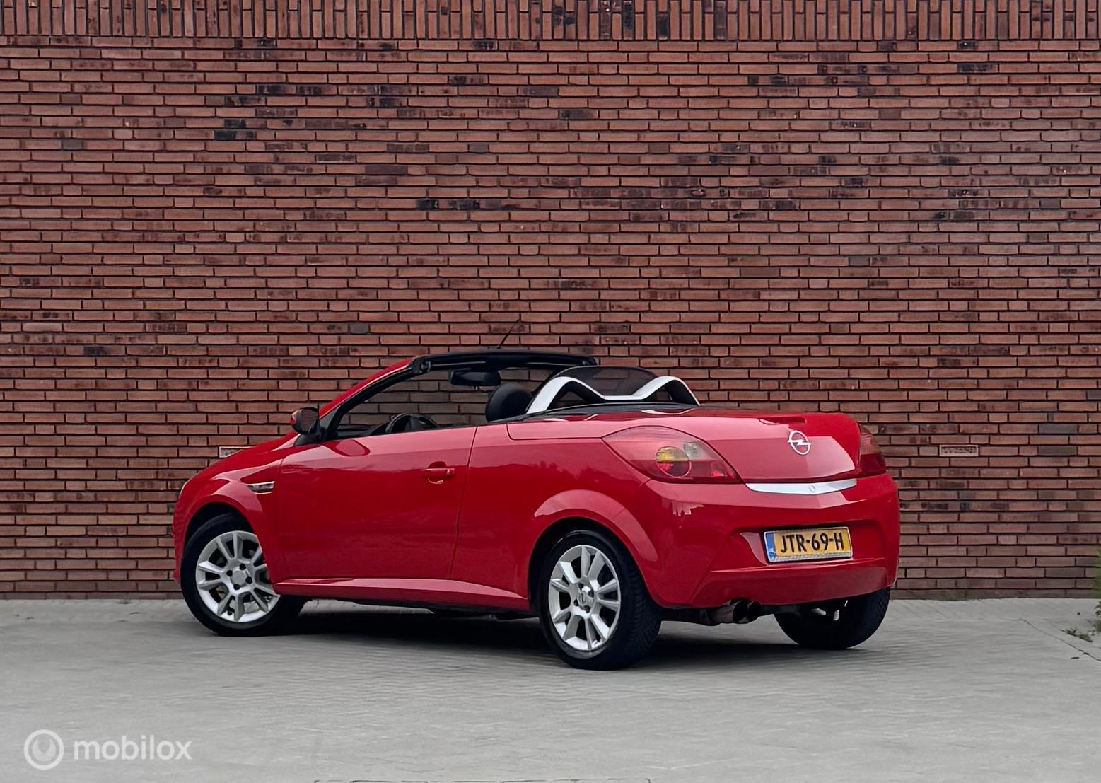 Foto van Opel Tigra Twintop