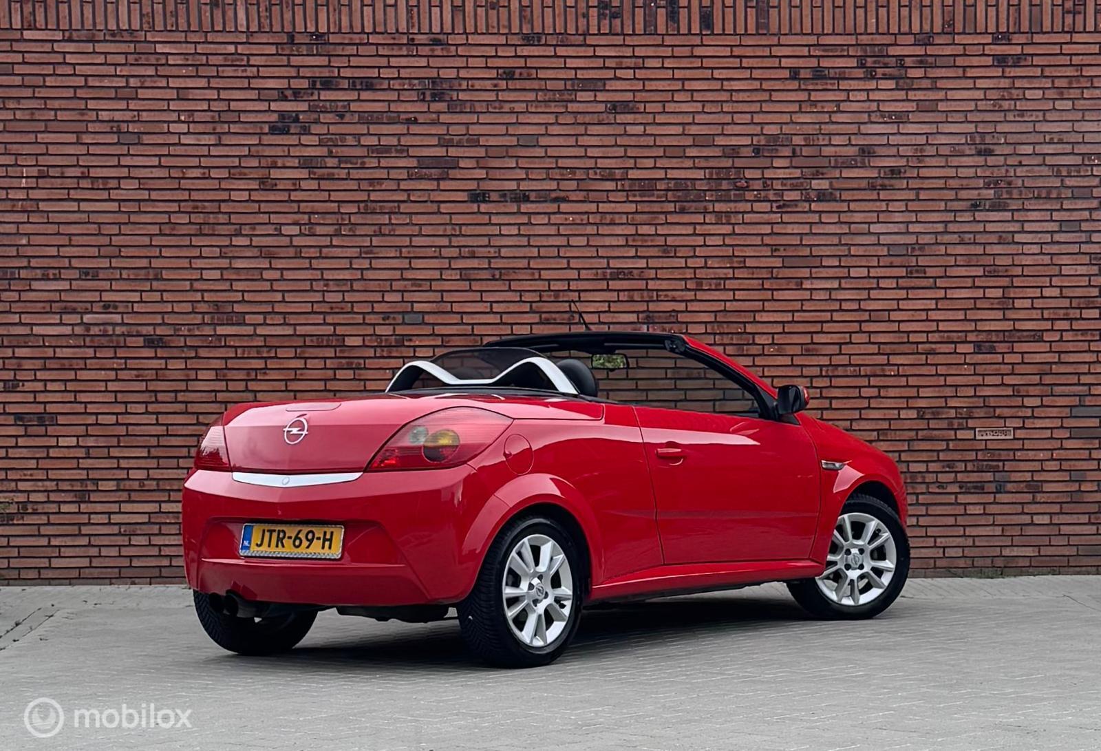 Foto van Opel Tigra Twintop