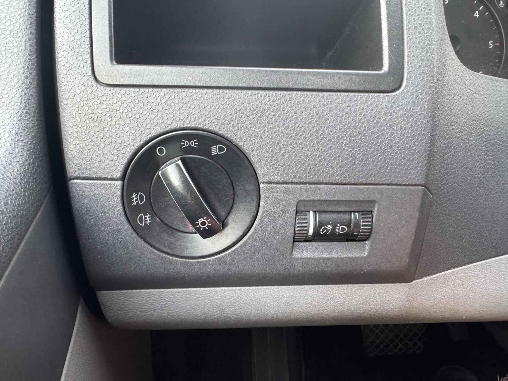 Foto van Volkswagen Transporter Bestel D 128 KW Aut