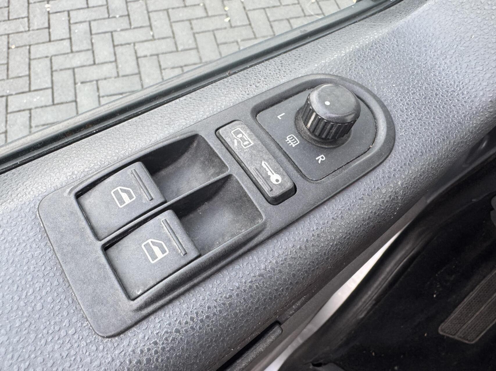 Foto van Volkswagen Transporter Bestel D 128 KW Aut