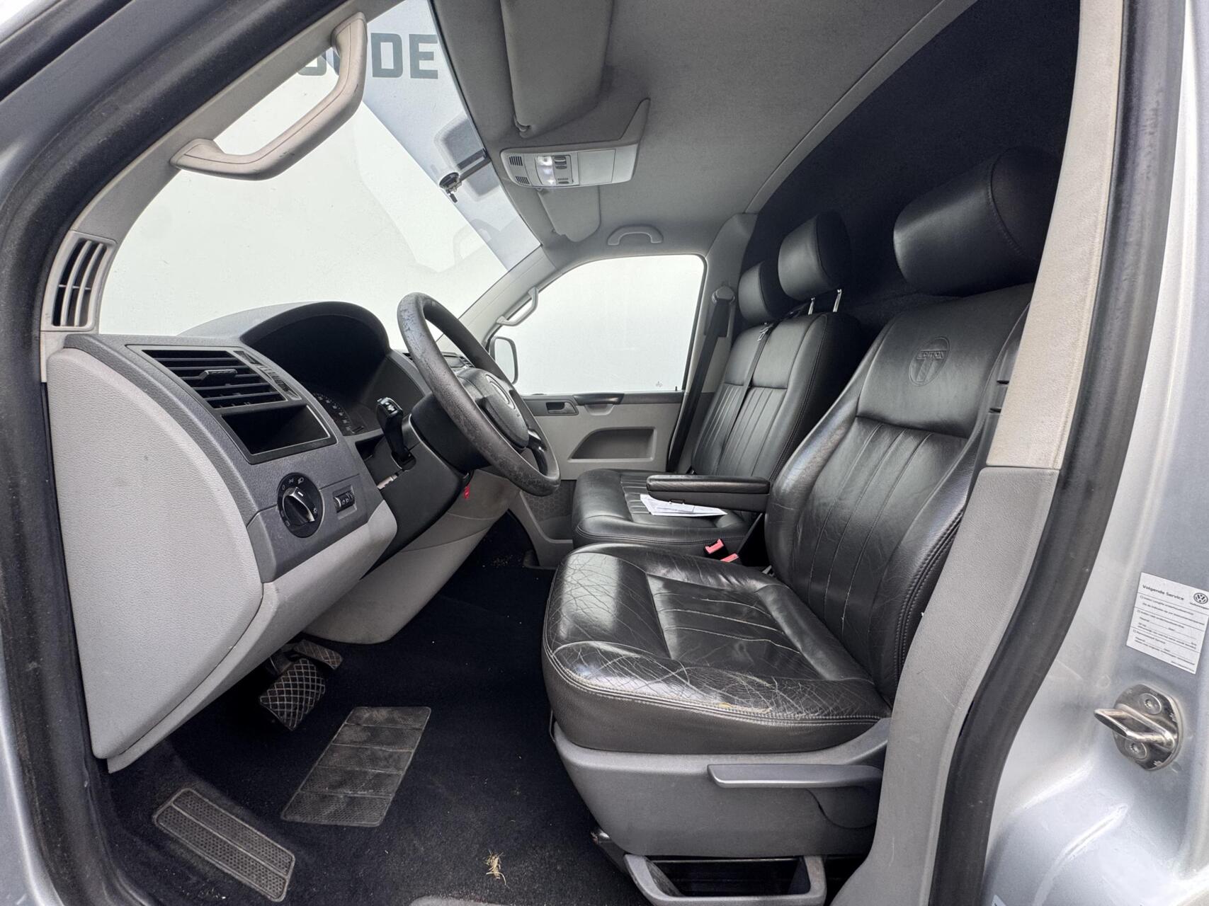 Foto van Volkswagen Transporter Bestel D 128 KW Aut