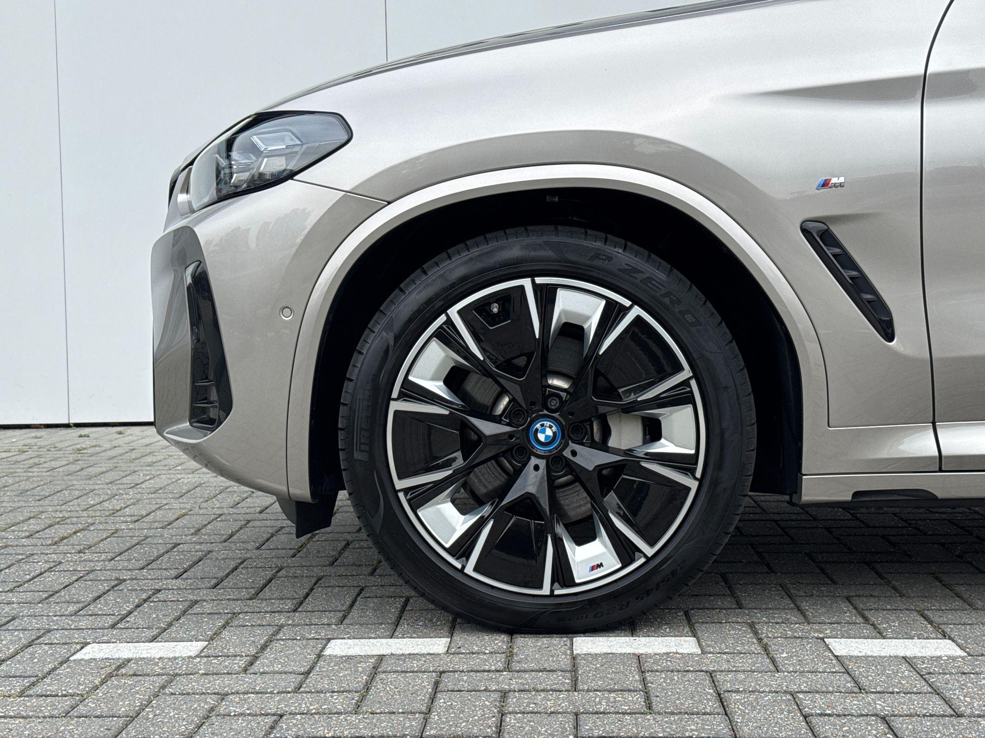 Foto van BMW Ix3