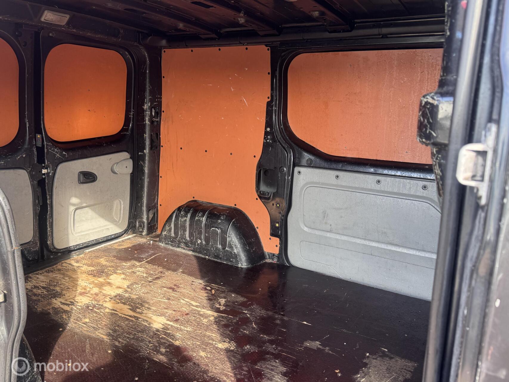Foto van Renault Trafic T27 L1/h1 2.0 Dci 84kw E4