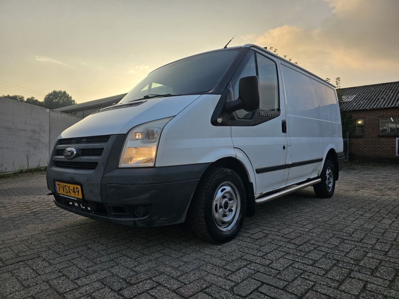 Foto van Ford Transit 260s Van 85dpf LR 4.23