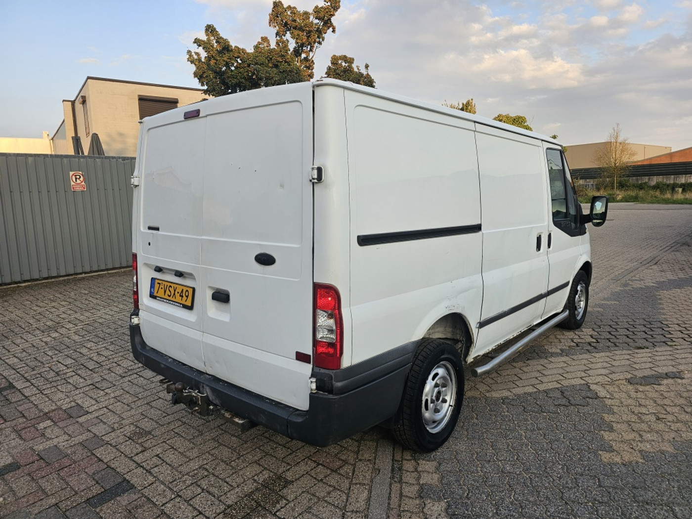 Foto van Ford Transit 260s Van 85dpf LR 4.23