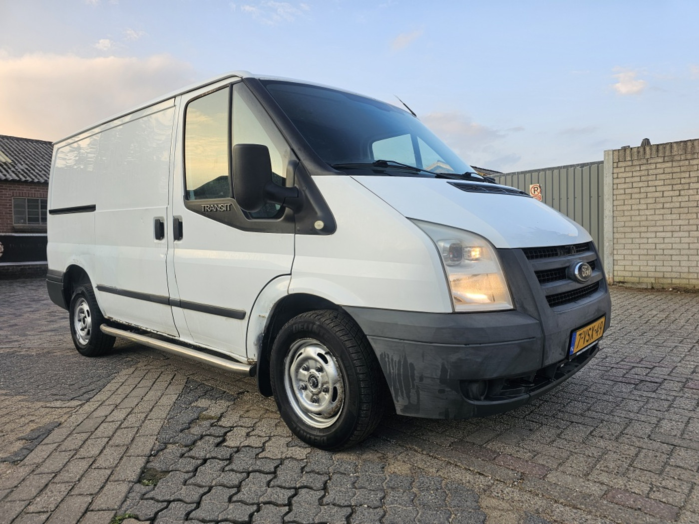 Foto van Ford Transit 260s Van 85dpf LR 4.23