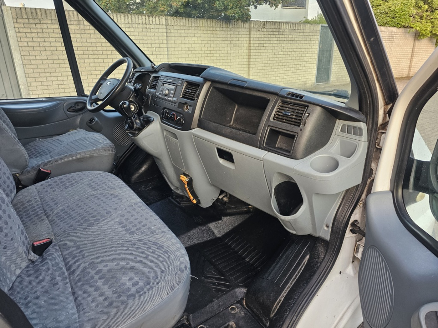 Foto van Ford Transit 260s Van 85dpf LR 4.23