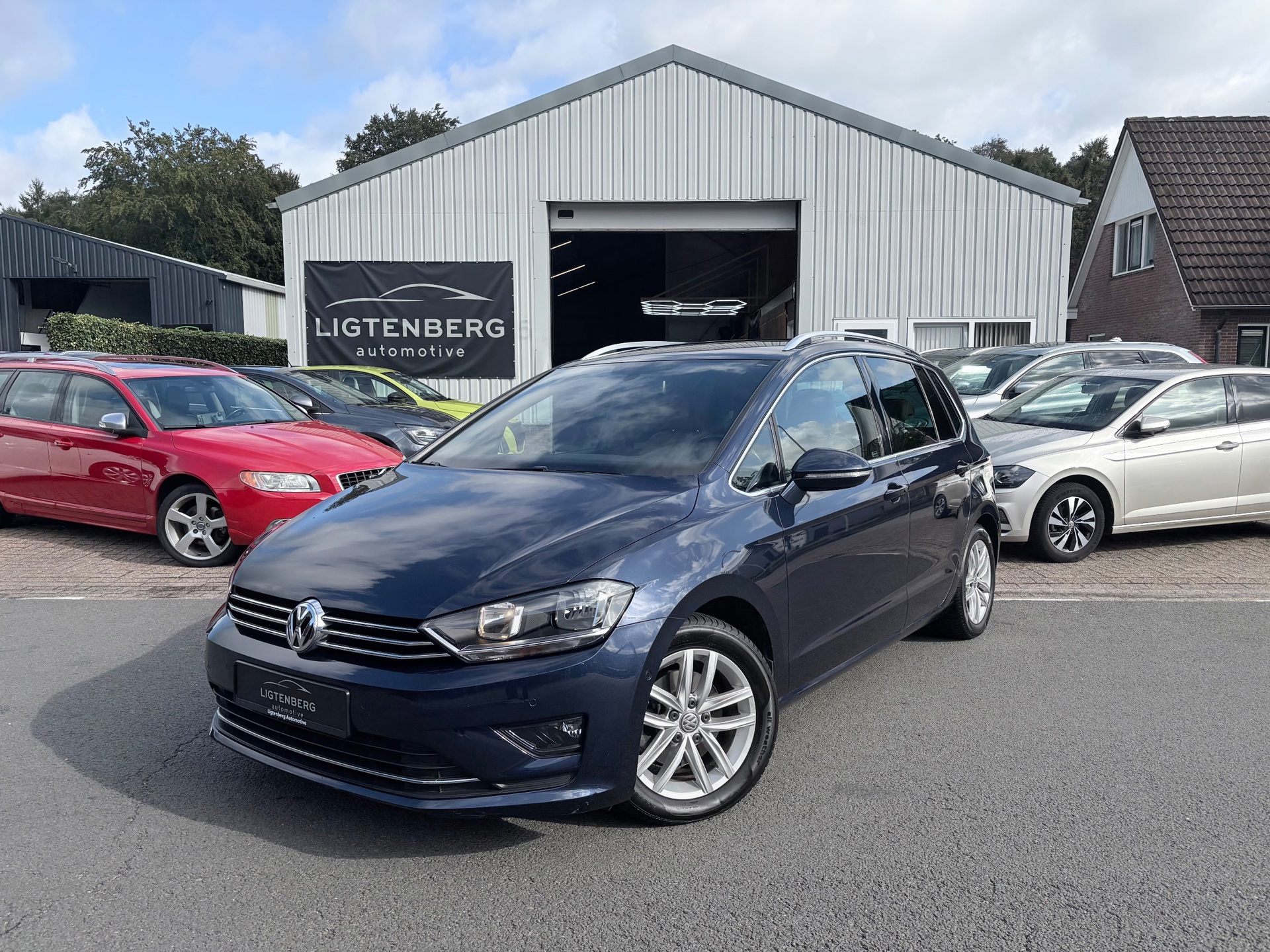 Volkswagen Golf Sportsvan 1.4 TSI Business Edition TREKHAAK 2016 - voorkant
