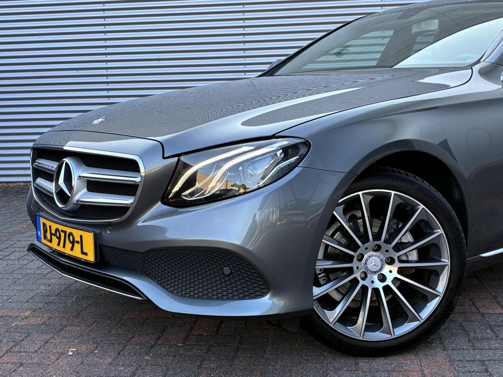 Foto van Mercedes-Benz E 200