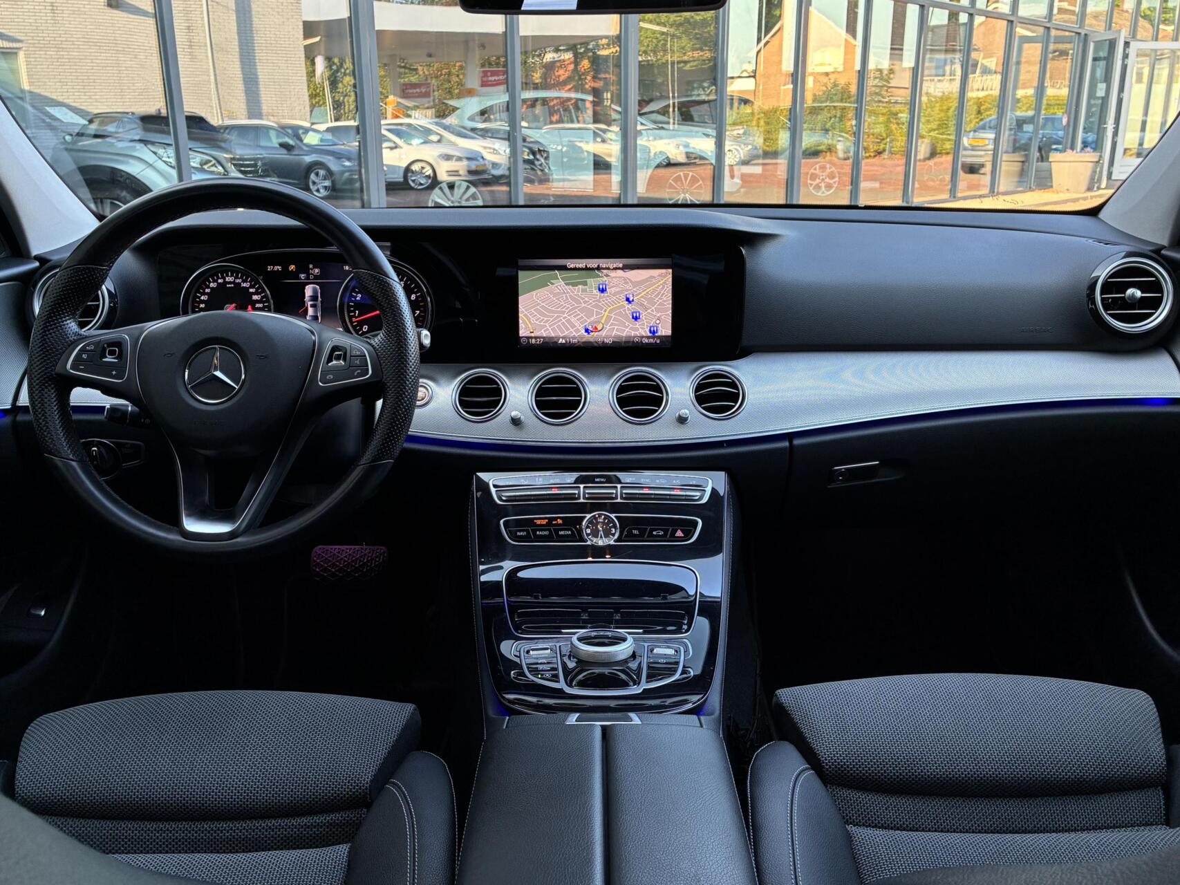 Foto van Mercedes-Benz E 200