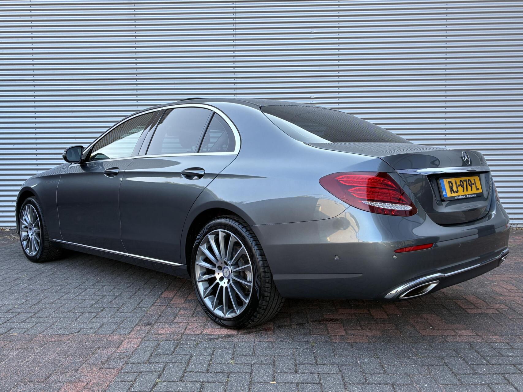 Foto van Mercedes-Benz E 200
