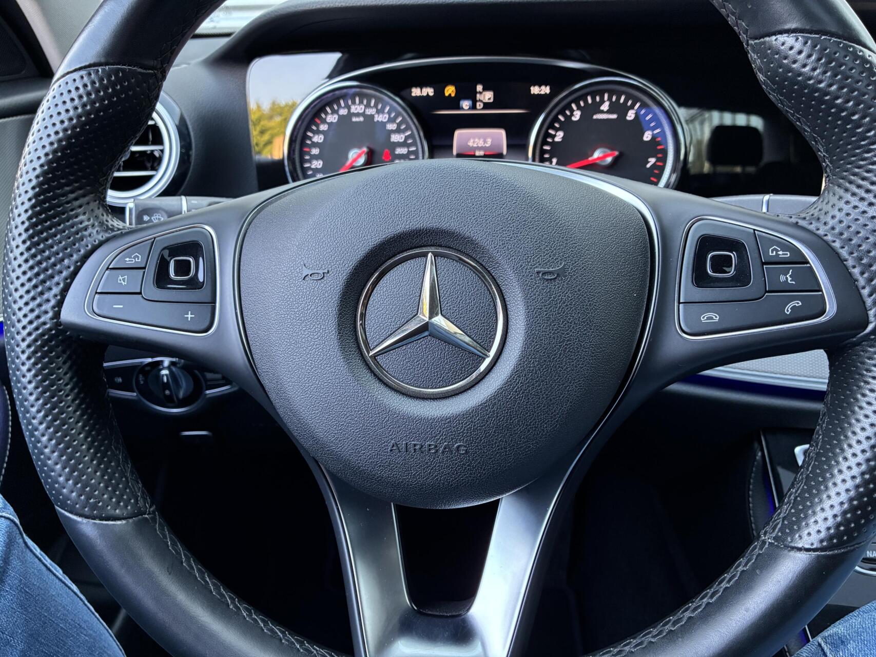 Foto van Mercedes-Benz E 200