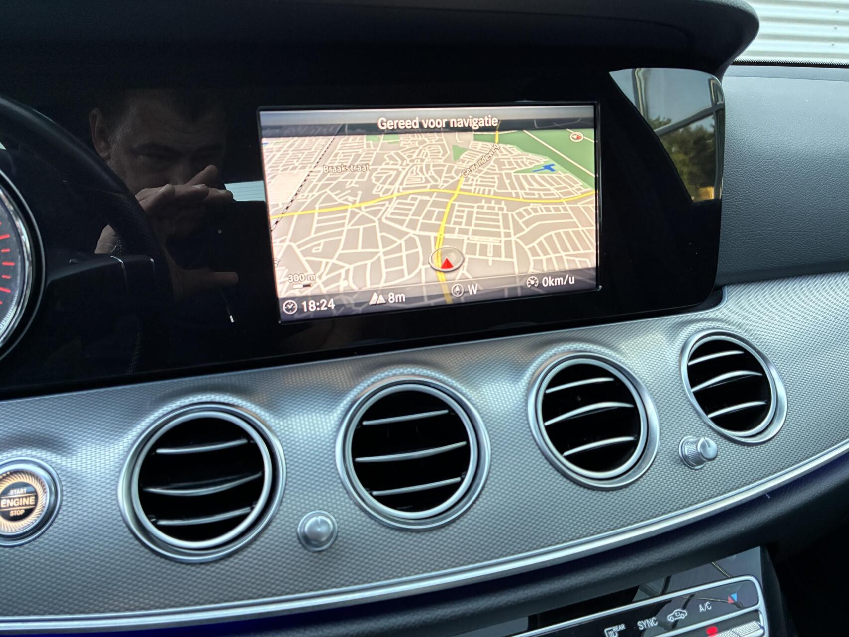 Foto van Mercedes-Benz E 200