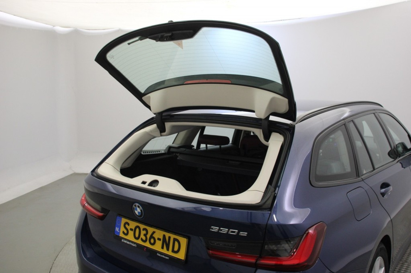 Foto van BMW 330e