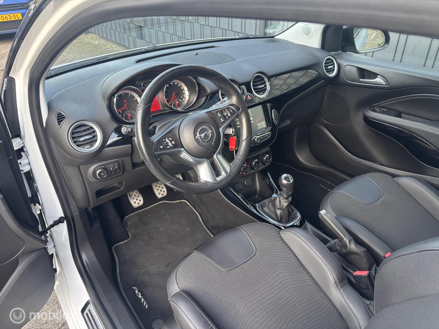 Foto van Opel Adam
