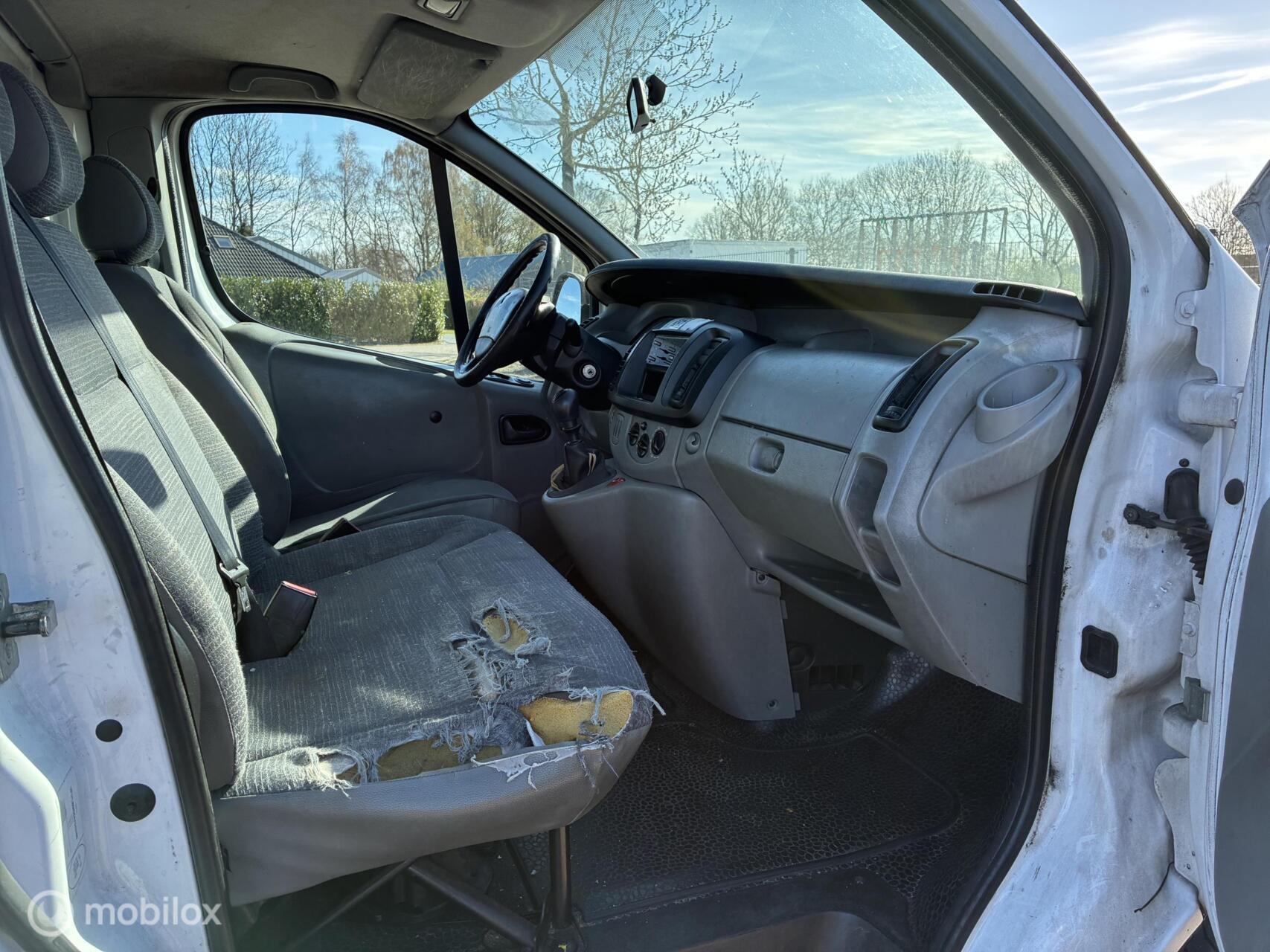 Foto van Renault Trafic T29 L2/h2 2.0 Dci 66kw E4