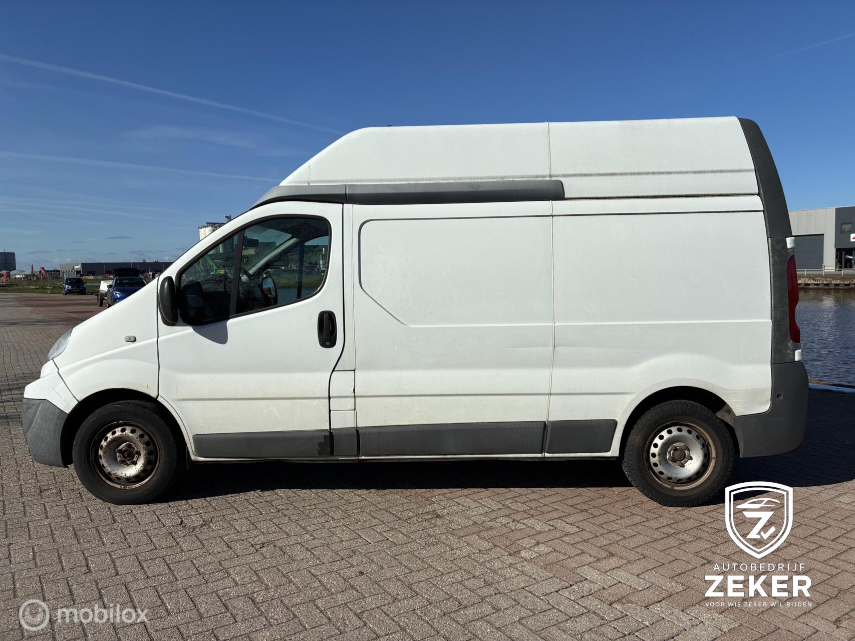 Foto van Renault Trafic T29 L2/h2 2.0 Dci 66kw E4