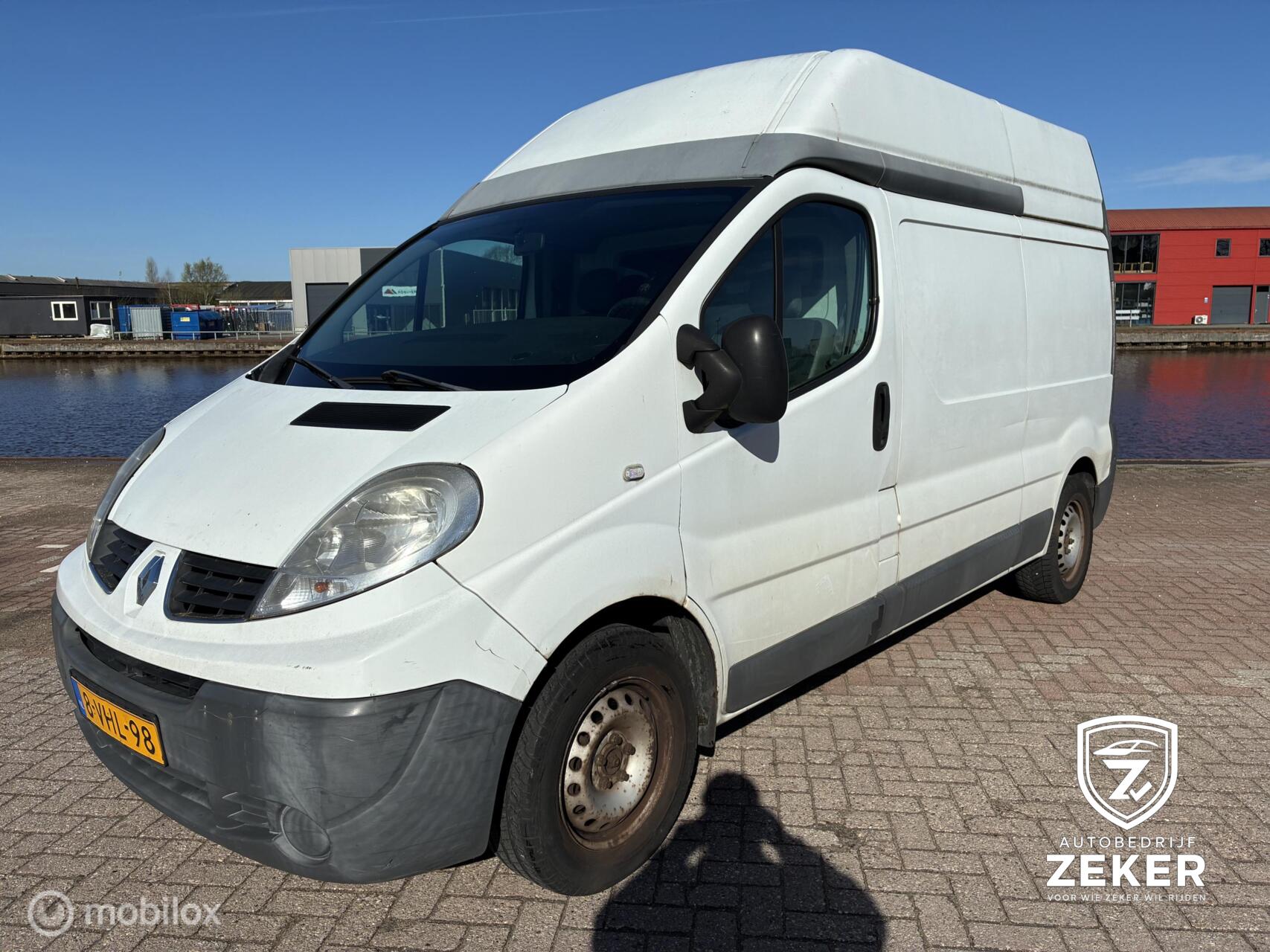 Renault Trafic T29 L2/h2 2.0 Dci 66kw E4 2.0 dCi T29 L2H2 2010 - voorkant